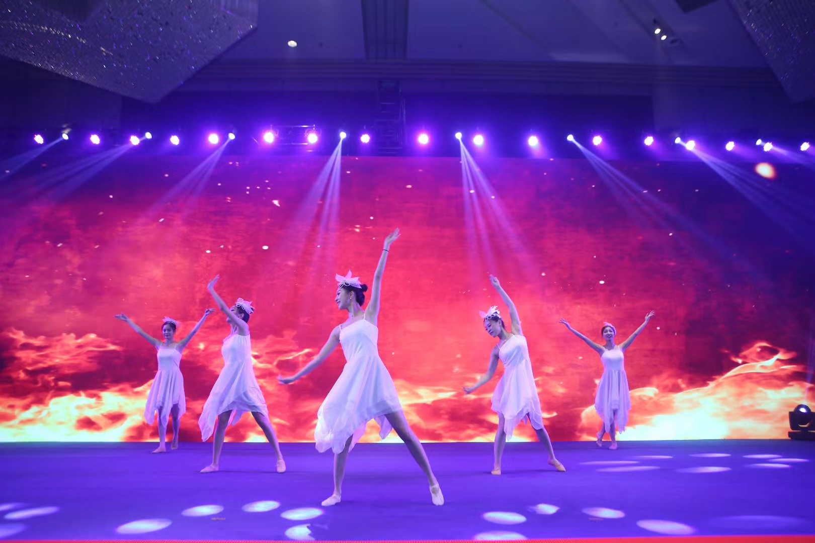 成都广告樱桃视频APP免费下载企业广告策划在所有的营销手段当中是一种效果最直接