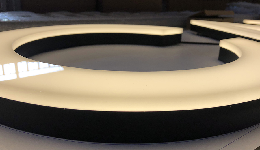 LED发光字光源光污染怎么避免？