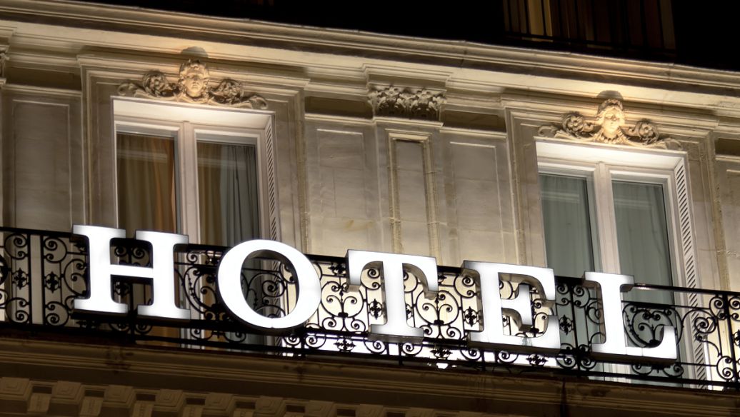 四川广告樱桃视频APP免费下载发光灯箱公交候车亭和新媒体投放的优点